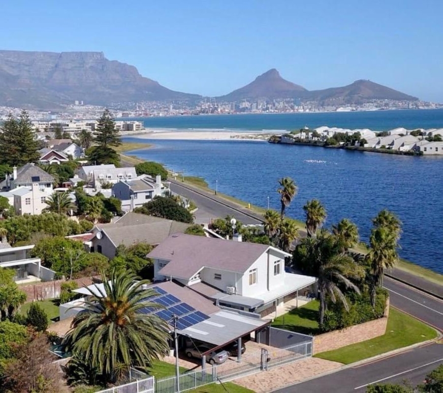 4 Bedroom Property for Sale in Lagoon Beach Western Cape